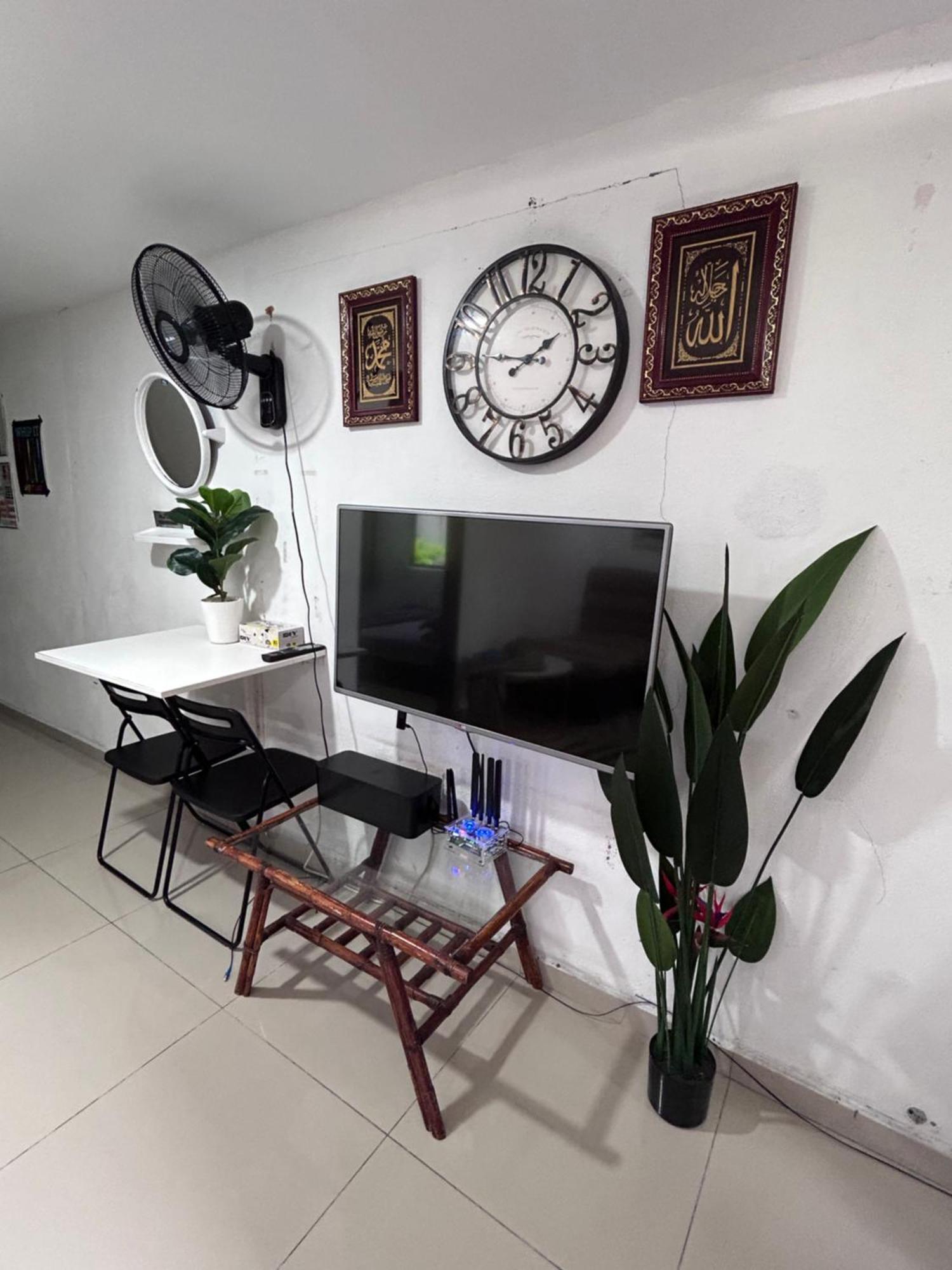 Nadrah Cottage Bayan Lepas Buitenkant foto